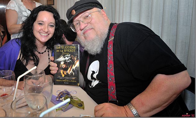 Virginia junto a George R.R. Martin, autor de "Juego de tronos"